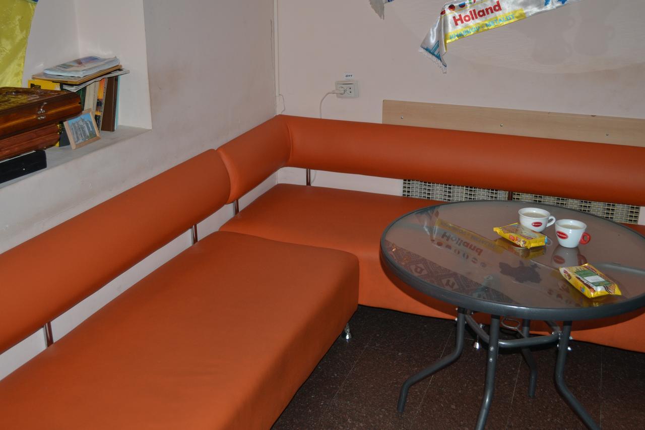 Hostel Ok Hotel Kiev Exterior foto