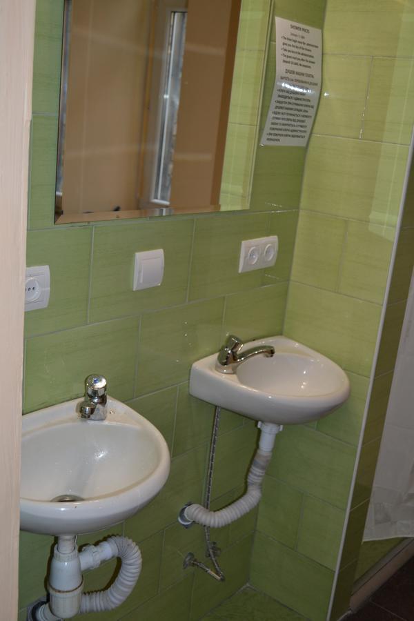 Hostel Ok Hotel Kiev Exterior foto